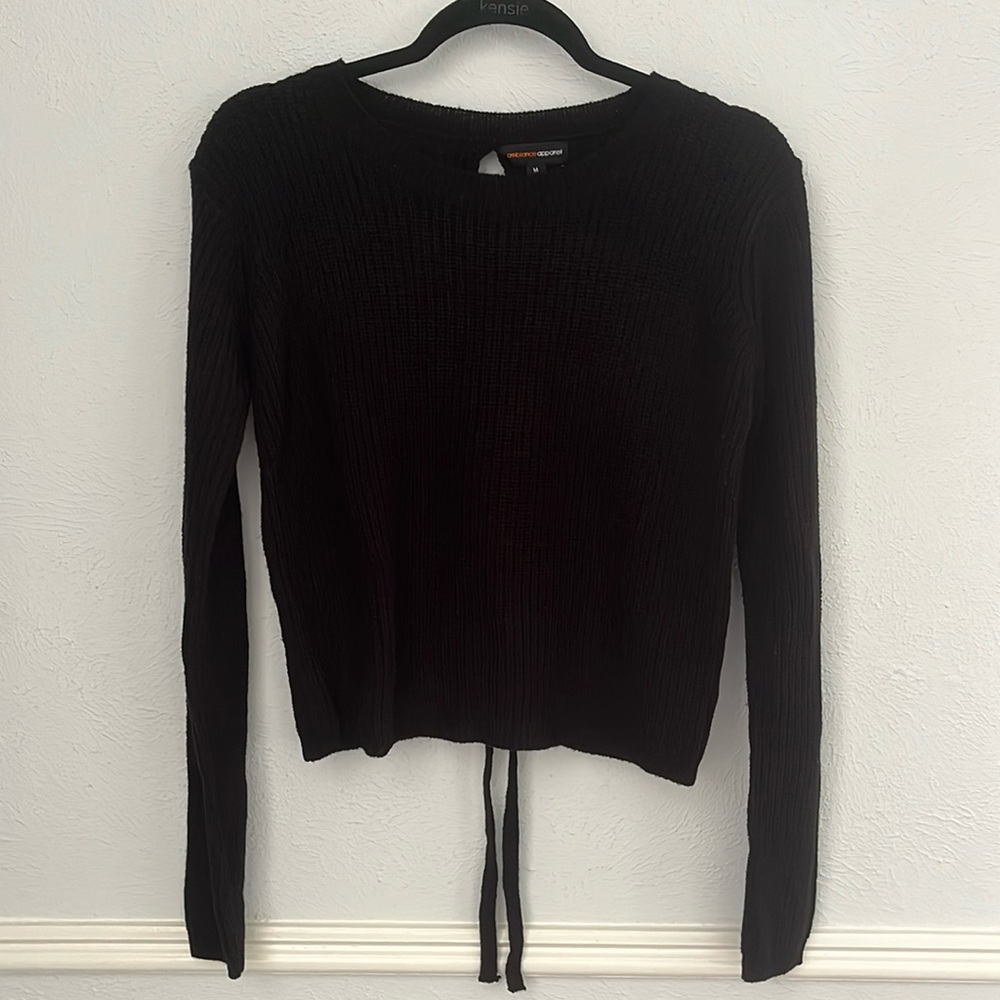 🛍️3/$10 Black lace up back crop top sweater